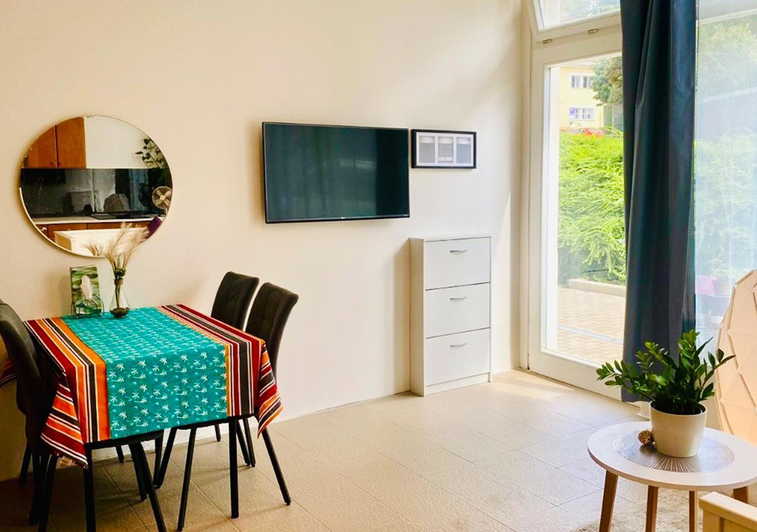 2 L Ground Floor Free Parking Apartment Prag